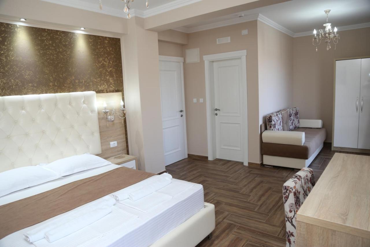 Metropolis Hotel อุลซิน ภายนอก รูปภาพ