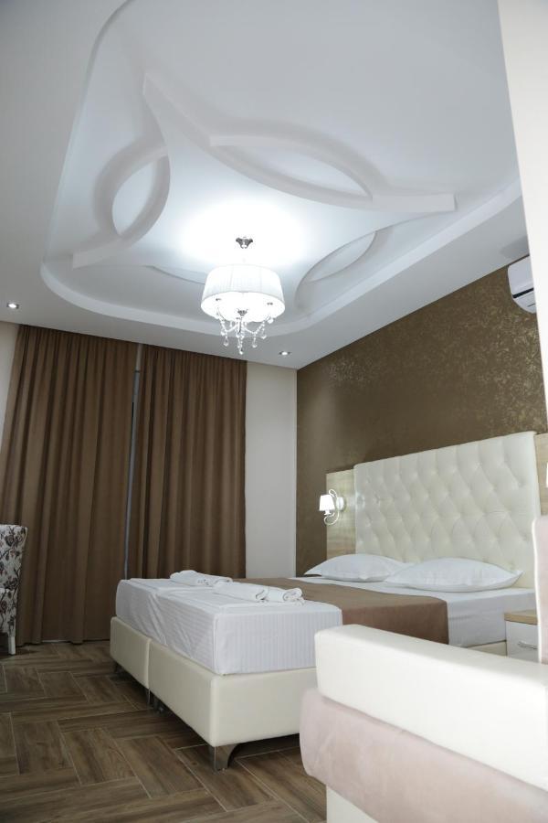 Metropolis Hotel อุลซิน ภายนอก รูปภาพ