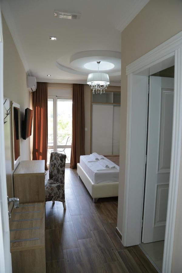 Metropolis Hotel อุลซิน ภายนอก รูปภาพ