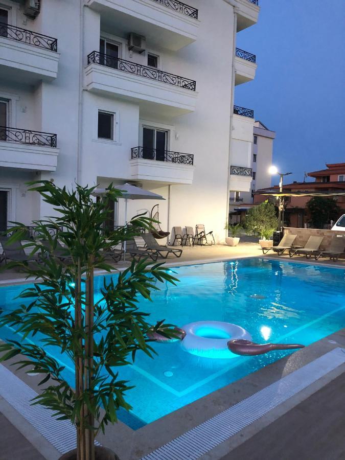 Metropolis Hotel อุลซิน ภายนอก รูปภาพ