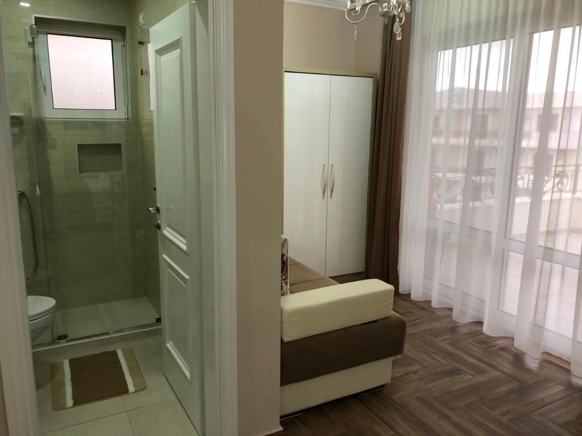 Metropolis Hotel อุลซิน ภายนอก รูปภาพ